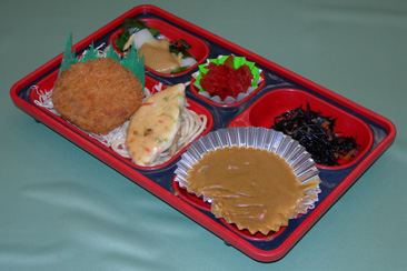 豚カツと野菜炒め（ごはん付き）