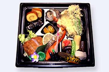 5,500円料理（天ぷら・煮物・昆布巻き・豚カツ・焼き魚・貝壺巻き・がんもどき（小）その他）