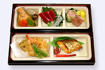 刺身弁当　2,500円（ご飯・味噌汁付き）